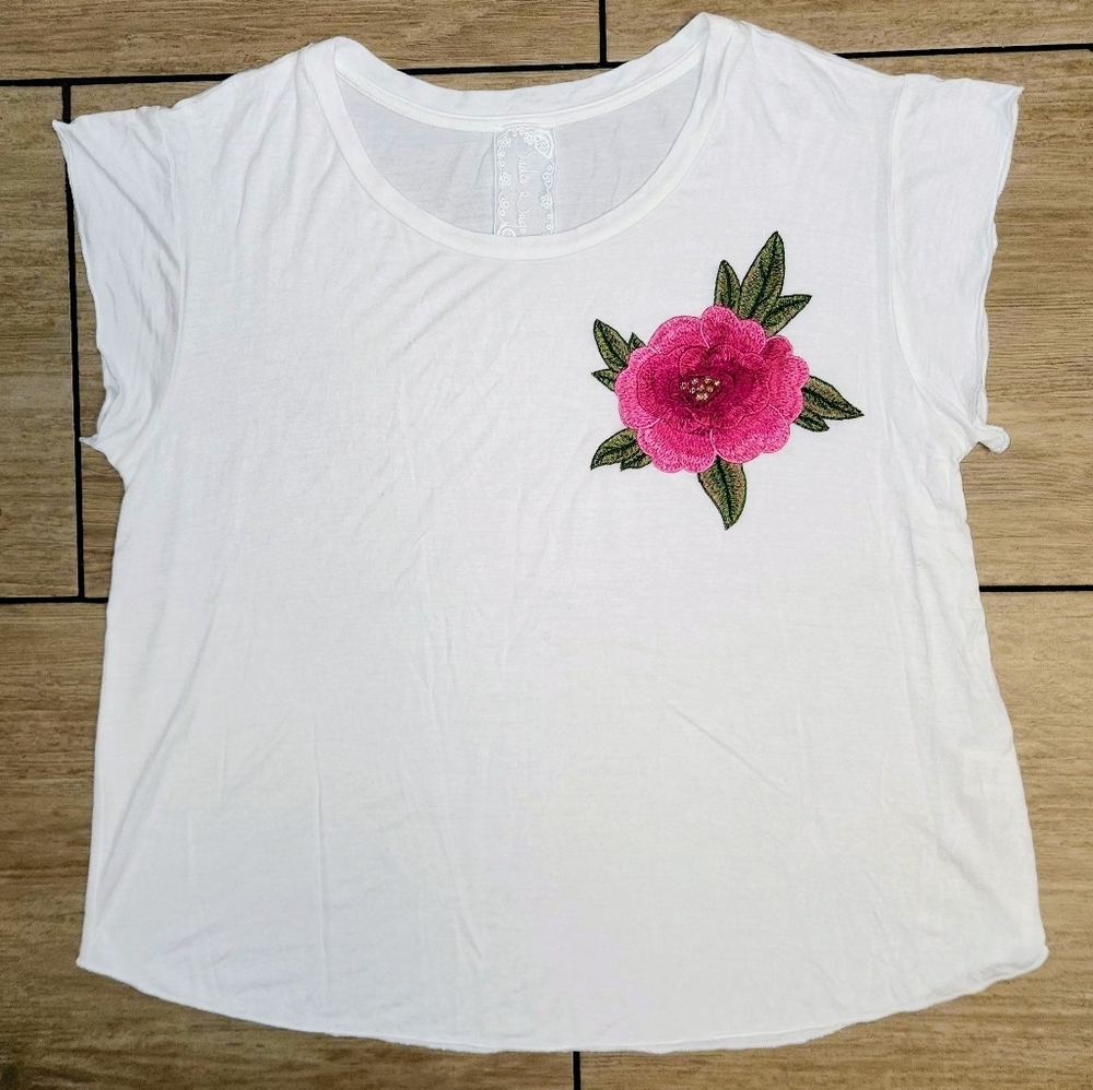Sadie And Sage Boho Lightweight Loose T-shirt 3D Flower Embroidered Size L - Picture 11 of 13